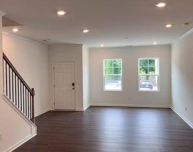 683 Mirkwood Avenue - Photo Thumbnail 2