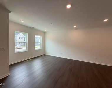 683 Mirkwood Avenue - Photo Thumbnail 5