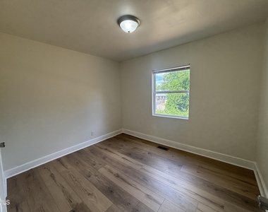 1111 South Street - Photo Thumbnail 16