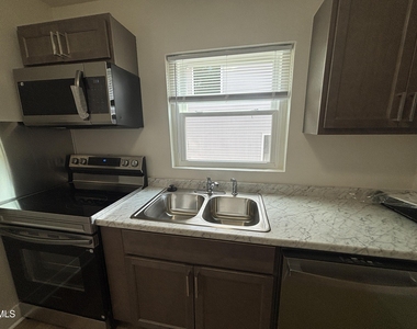1111 South Street - Photo Thumbnail 22