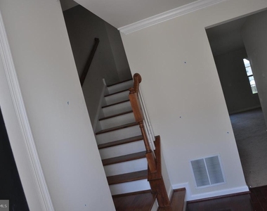 905 Susan Circle - Photo Thumbnail 4