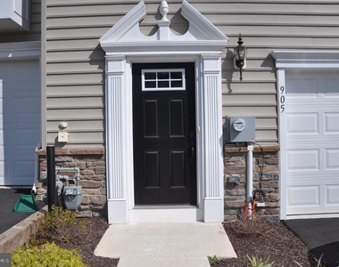 905 Susan Circle - Photo Thumbnail 3