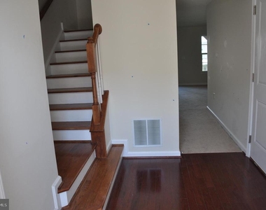 905 Susan Circle - Photo Thumbnail 5