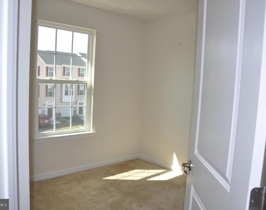 905 Susan Circle - Photo Thumbnail 23