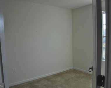 905 Susan Circle - Photo Thumbnail 24