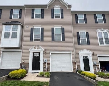 905 Susan Circle - Photo Thumbnail 2