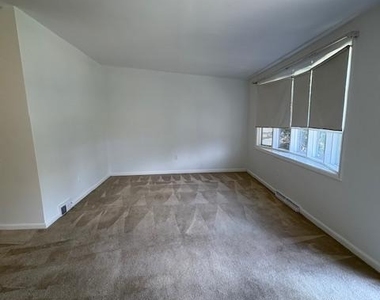 587 Wanamaker Road - Photo Thumbnail 4