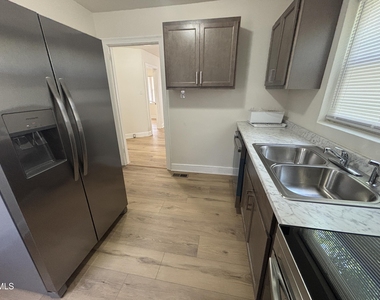 1111 South Street - Photo Thumbnail 13