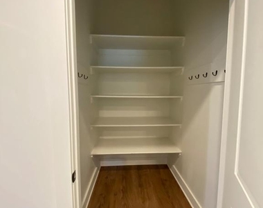 27 W Ferdinand Street - Photo Thumbnail 6