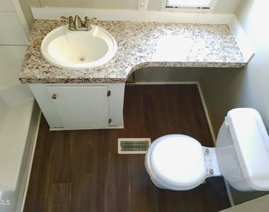 8530 White Oak Road - Photo Thumbnail 5