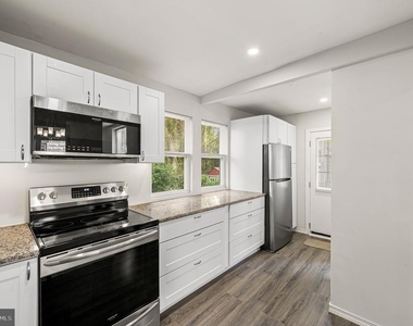 30 Keystone Avenue - Photo Thumbnail 12