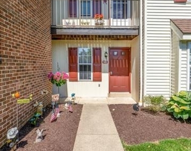 305 Westridge Circle - Photo Thumbnail 3
