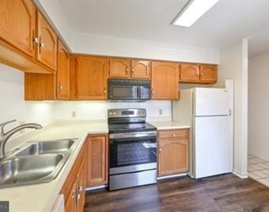 305 Westridge Circle - Photo Thumbnail 5