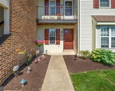 305 Westridge Circle - Photo Thumbnail 1