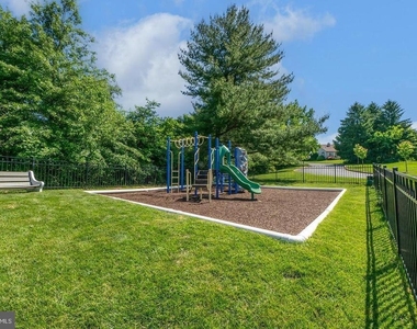305 Westridge Circle - Photo Thumbnail 16