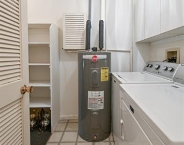 305 Westridge Circle - Photo Thumbnail 9