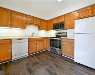 305 Westridge Circle - Photo Thumbnail 4