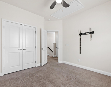 1101 Boxcar Way - Photo Thumbnail 19