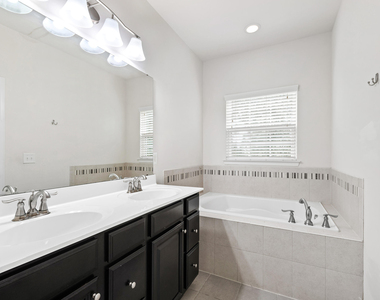 1101 Boxcar Way - Photo Thumbnail 15