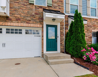 1101 Boxcar Way - Photo Thumbnail 1