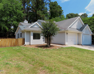 205 Standish Drive - Photo Thumbnail 10