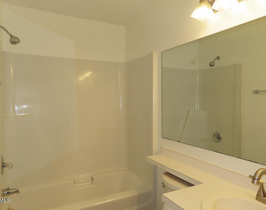 205 Standish Drive - Photo Thumbnail 4