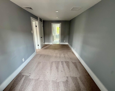 25 W State Street - Photo Thumbnail 7