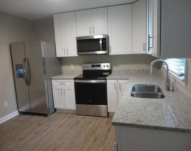 137 W Barbee Street - Photo Thumbnail 1