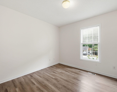 1057 Mailwood Drive - Photo Thumbnail 14