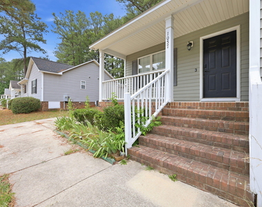 1057 Mailwood Drive - Photo Thumbnail 3