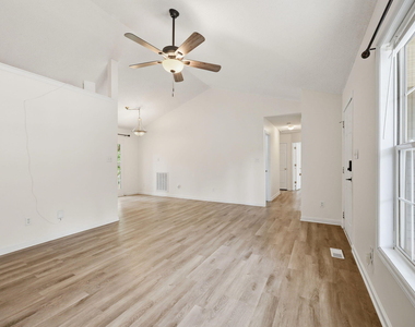 1057 Mailwood Drive - Photo Thumbnail 13