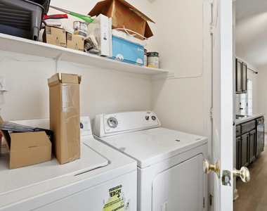 1057 Mailwood Drive - Photo Thumbnail 11
