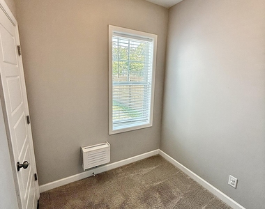 325 Whetstone Drive - Photo Thumbnail 21