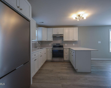 255 Erwin Road - Photo Thumbnail 8
