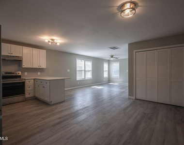 255 Erwin Road - Photo Thumbnail 7