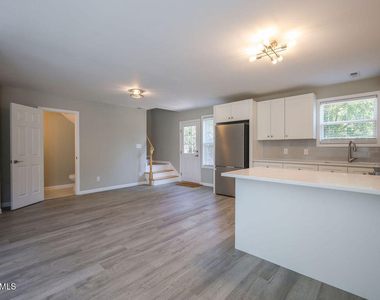 255 Erwin Road - Photo Thumbnail 6