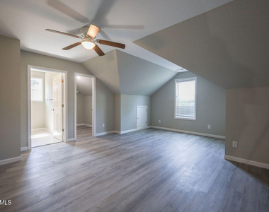 255 Erwin Road - Photo Thumbnail 11