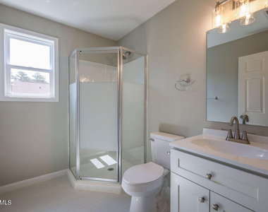 255 Erwin Road - Photo Thumbnail 15