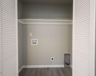 255 Erwin Road - Photo Thumbnail 12