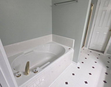 11034 Louson Place - Photo Thumbnail 9