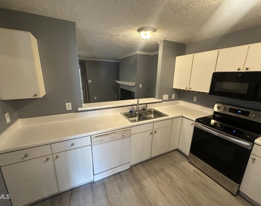 320 Bubble Creek Court - Photo Thumbnail 10