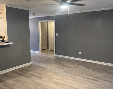 320 Bubble Creek Court - Photo Thumbnail 8