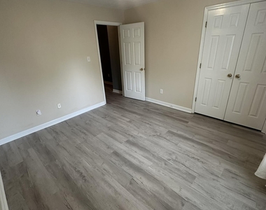 320 Bubble Creek Court - Photo Thumbnail 21
