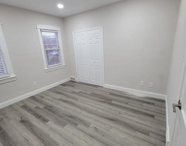 300 W Kings Highway - Photo Thumbnail 8