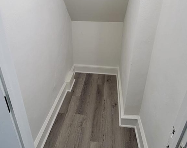 300 W Kings Highway - Photo Thumbnail 6
