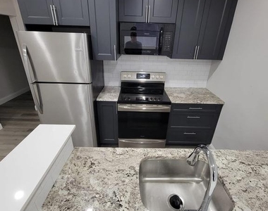 300 W Kings Highway - Photo Thumbnail 2