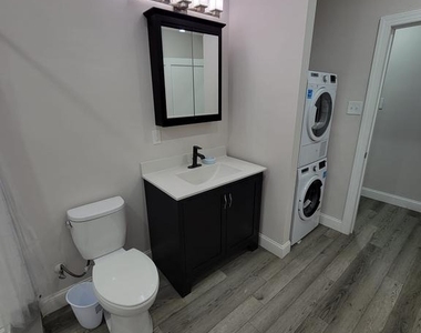 300 W Kings Highway - Photo Thumbnail 11