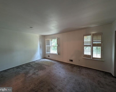 44 W Constitution Drive - Photo Thumbnail 5