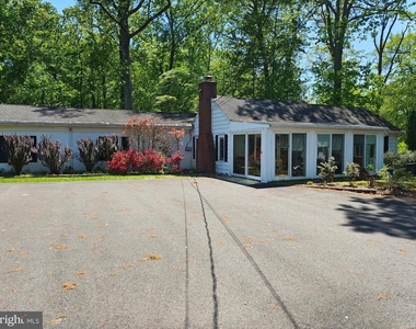 11 Sylvan Avenue - Photo Thumbnail 2