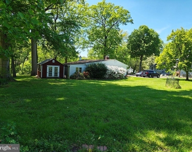 11 Sylvan Avenue - Photo Thumbnail 14